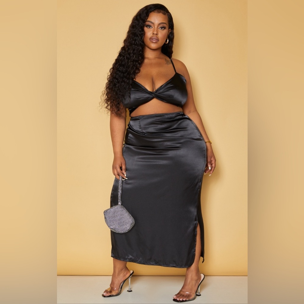 Plus size satin dress Black (Summer Ready)